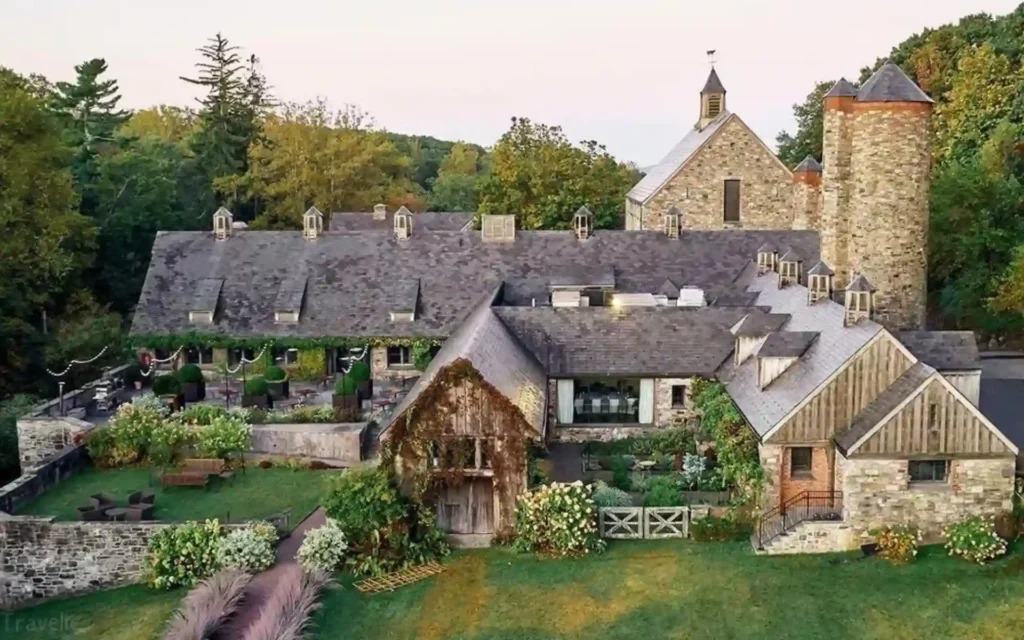 Discover 9 sustainable restaurants worldwide, leading in eco-friendly practices like local sourcing, zero-waste, and ethical dining. Dine green today! | Blue Hill at Stone Barns